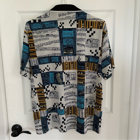 Men's V.8 club shirt Black, Blue, Gold and white - Picture 6 of 6